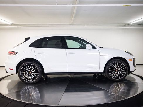 Certified 2023 Porsche Macan AWD/4WD image 8