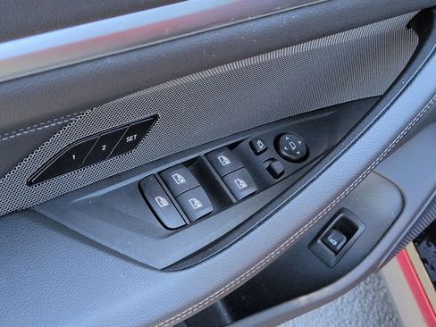 Used 2025 BMW i4 eDrive40 w/ M Sport Package image 15