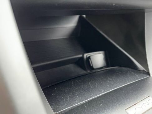 Used 2016 Ford Fusion SE FWD image 21