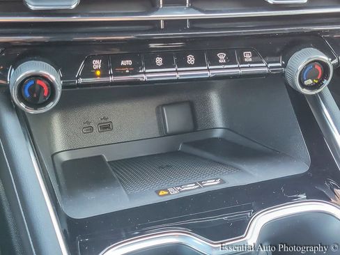 New 2026 Chevrolet Traverse LT w/ Midnight/Sport Edition image 15