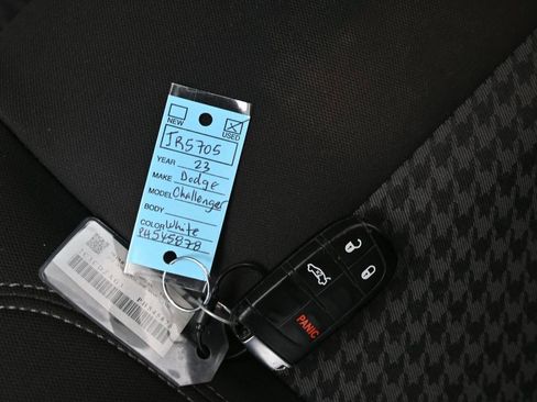 Used 2023 Dodge Challenger SXT image 15