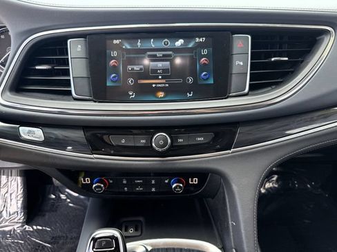 Used 2018 Buick Enclave Essence FWD image 23