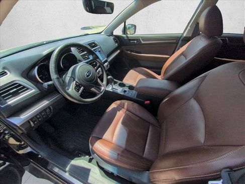 Used 2017 Subaru Outback 2.5i Touring AWD/4WD image 10