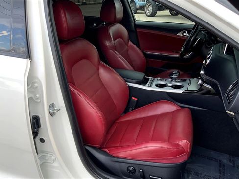Used 2019 Kia Stinger GT2 image 8