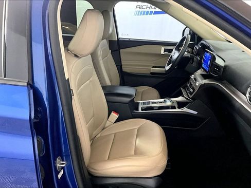 Certified 2023 Ford Explorer XLT w/ Equipment Group 202A RWD image 6