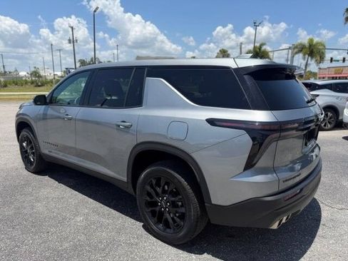 Used 2024 Chevrolet Traverse LS w/ Midnight/Sport Edition FWD image 4