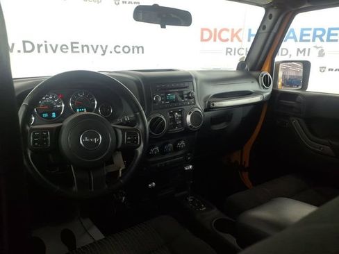 Used 2012 Jeep Wrangler Unlimited Sport AWD/4WD image 10