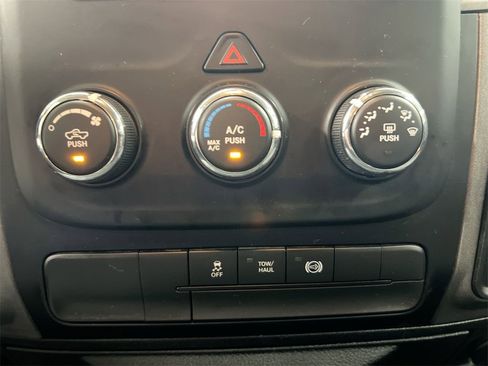 Used 2015 RAM 3500 Tradesman w/ Chrome Appearance Group image 10