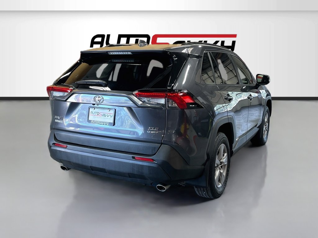 Used 2025 Toyota RAV4 XLE w/ Weather Package AWD/4WD image 7