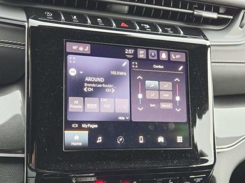 Used 2023 Jeep Grand Cherokee Altitude image 25