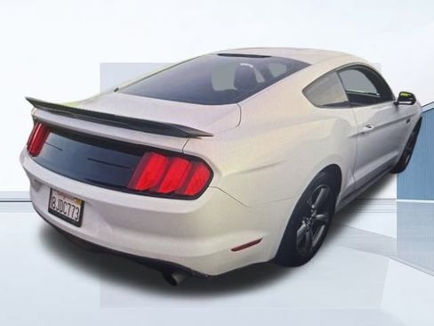 Used 2016 Ford Mustang Coupe image 2