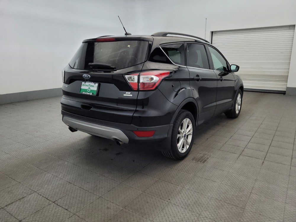 Used 2017 Ford Escape SE w/ Equipment Group 201A FWD image 9