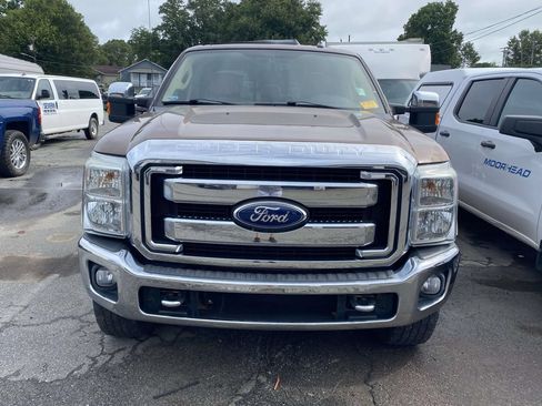 Used 2011 Ford F250 Lariat w/ Lariat Interior Pkg AWD/4WD image 2