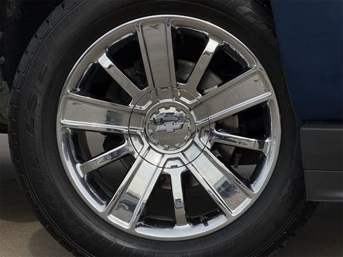 Used 2017 Chevrolet Silverado 1500 High Country image 9