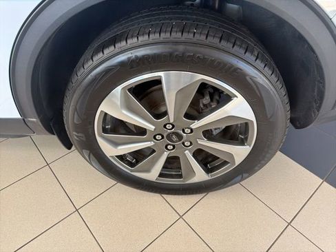 Used 2025 Ford Escape Platinum AWD/4WD image 23