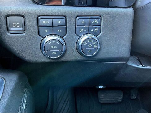 Used 2023 GMC Sierra 1500 SLT w/ SLT Premium Package image 32