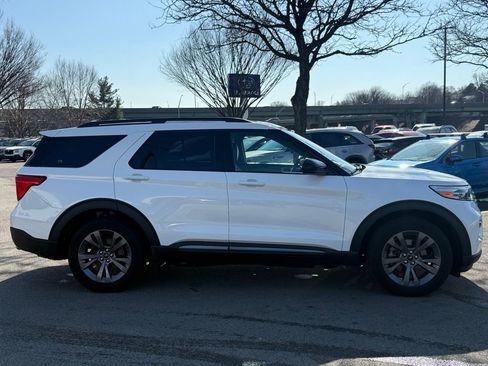 Used 2023 Ford Explorer XLT w/ Equipment Group 202A image 5