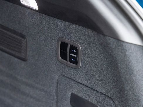 New 2025 Porsche Cayenne S image 46