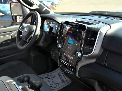 Used 2025 RAM 2500 Big Horn AWD/4WD image 49