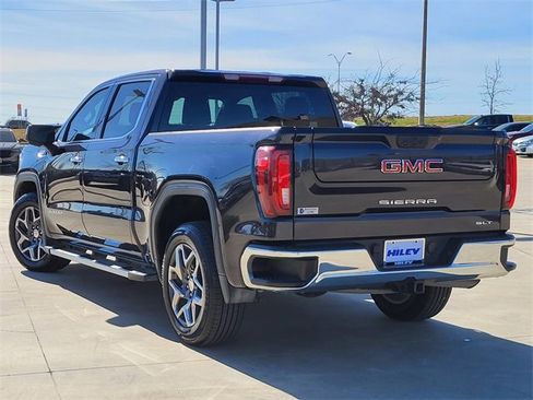 Used 2023 GMC Sierra 1500 SLT image 3
