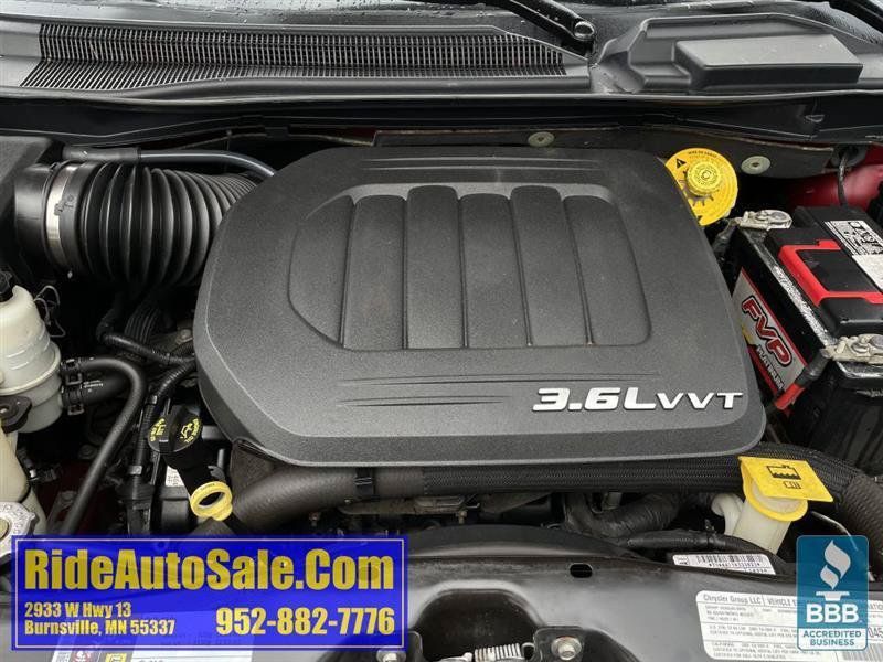 Used 2013 Chrysler Town & Country Touring-L w/ Driver Convenience Group FWD image 22