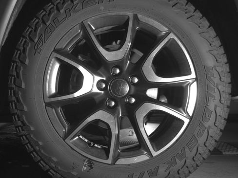 Used 2025 Jeep Compass Trailhawk AWD/4WD image 14
