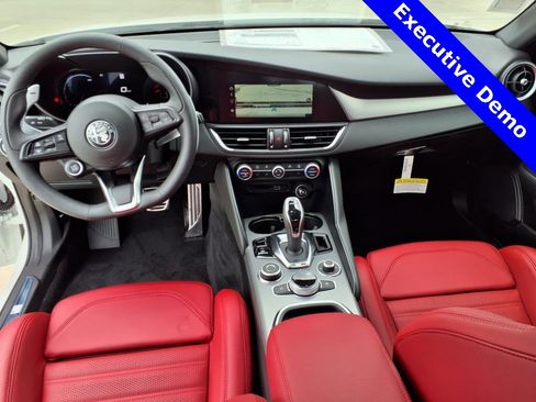 New 2025 Alfa Romeo Giulia Veloce w/ Veloce Package Rwd image 13