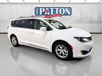 Used 2018 Chrysler Pacifica Touring-L w/ Tire & Wheel Group