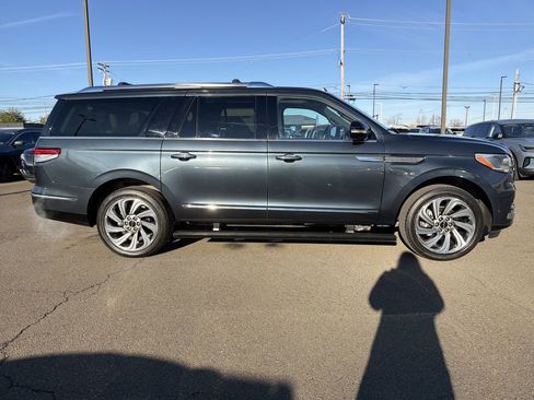 Certified 2022 Lincoln Navigator L Reserve image 6