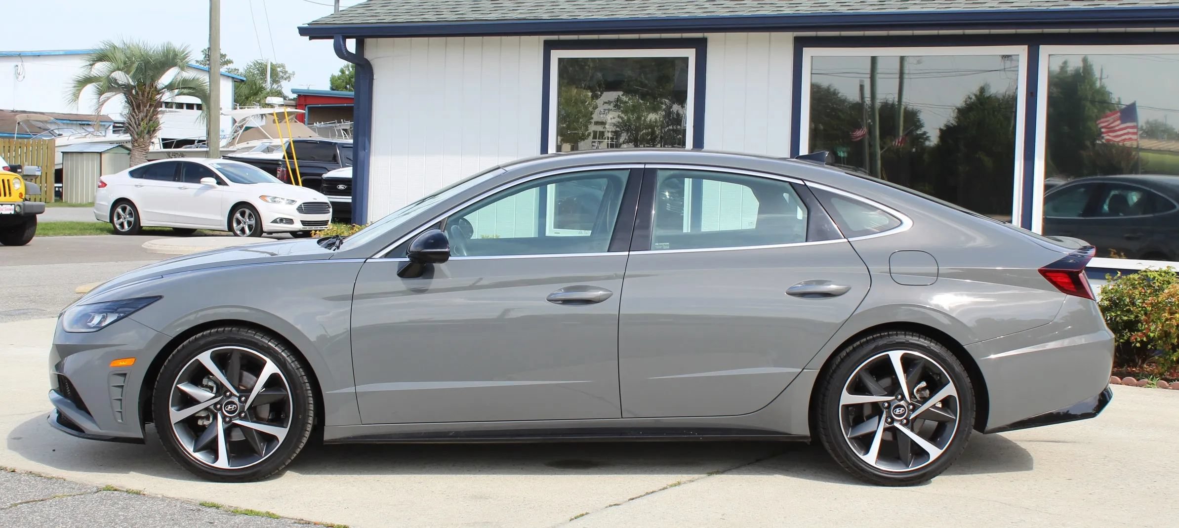 Used 2021 Hyundai Sonata SEL Plus FWD image 2