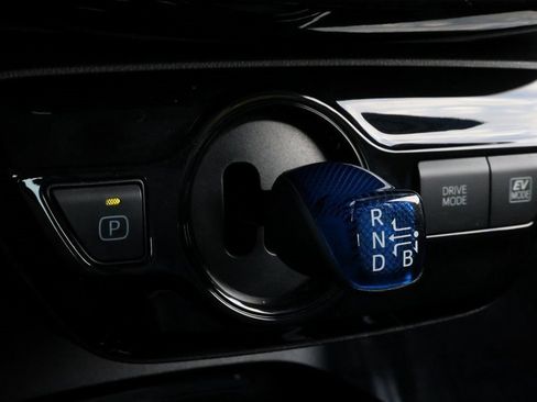 Certified 2022 Toyota Prius XLE w/ Advanced Technology Package image 26