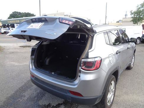 Used 2022 Jeep Compass Latitude w/ Convenience Group AWD/4WD image 19