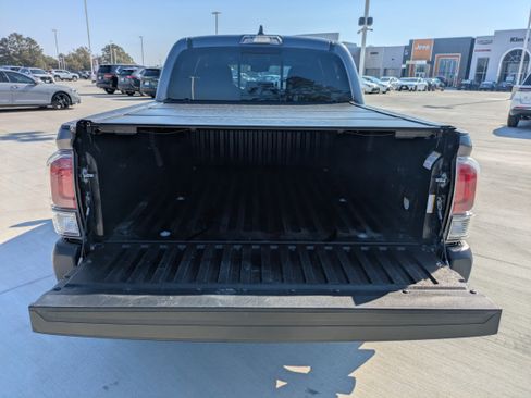 Certified 2022 Toyota Tacoma TRD Off-Road image 7