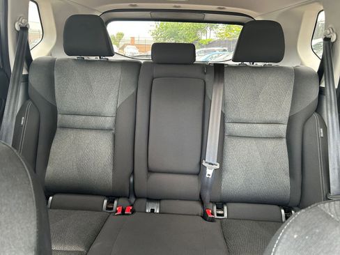 Used 2025 Nissan Rogue SV FWD image 34