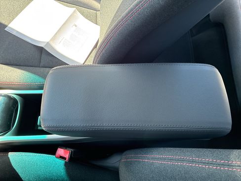 Used 2018 Chevrolet Bolt LT FWD image 36