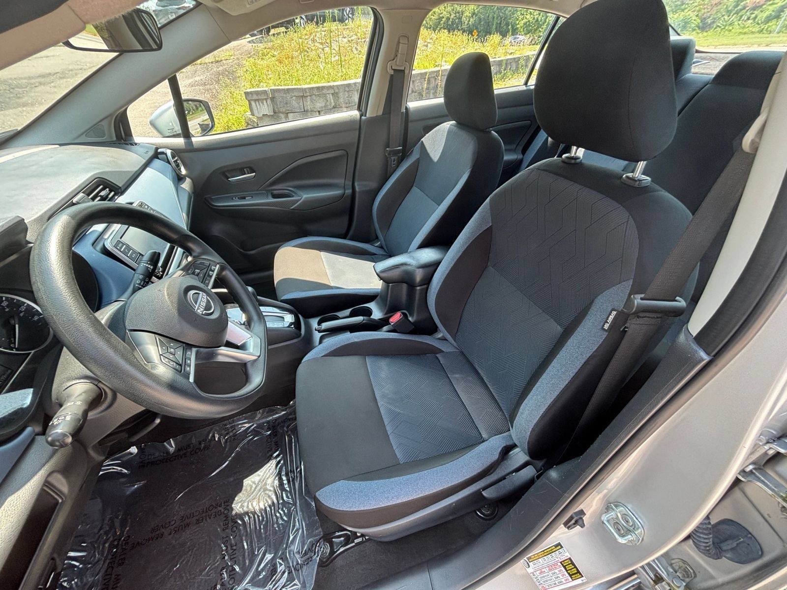 Used 2025 Nissan Versa SV FWD image 32