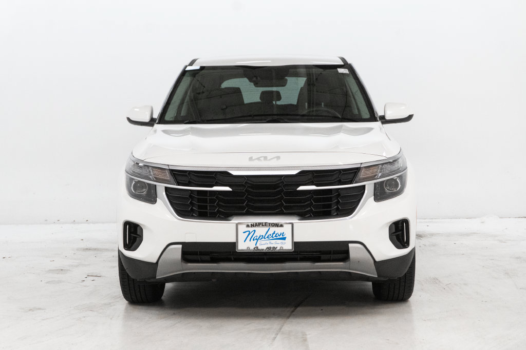 Used 2024 Kia Seltos LX AWD/4WD image 6