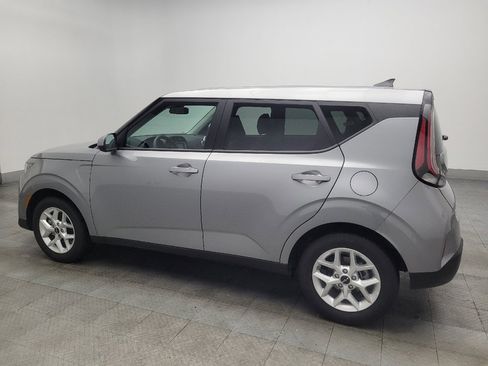 Used 2025 Kia Soul LX image 3