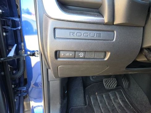 Used 2023 Nissan Rogue S image 14