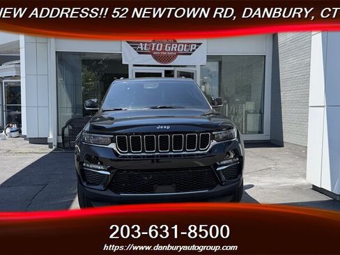 Used 2025 Jeep Grand Cherokee Limited AWD/4WD image 8