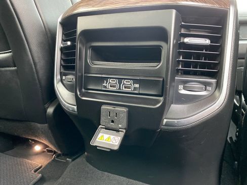 Used 2019 RAM 1500 Laramie AWD/4WD image 33