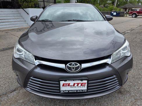 Used 2015 Toyota Camry LE image 2