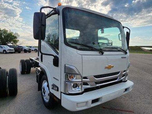 New 2024 Chevrolet Low Cab Forward image 8