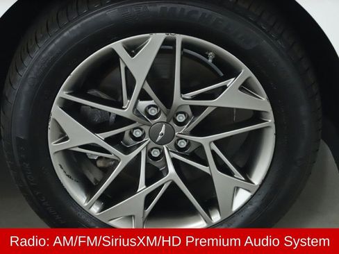 Used 2022 Genesis GV70 2.5T w/ Advanced Package image 11