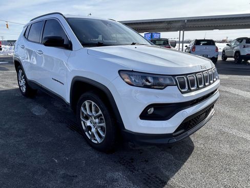 Used 2022 Jeep Compass Latitude image 4