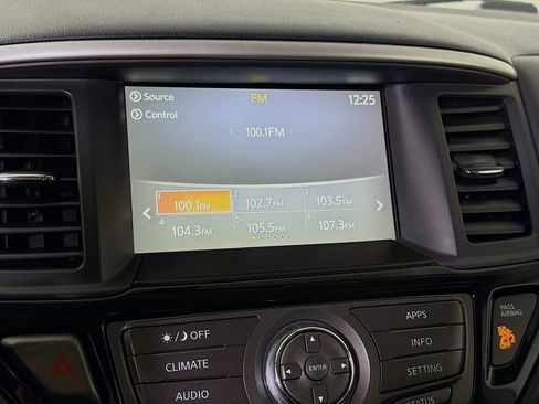 Used 2020 Nissan Pathfinder S AWD/4WD image 14