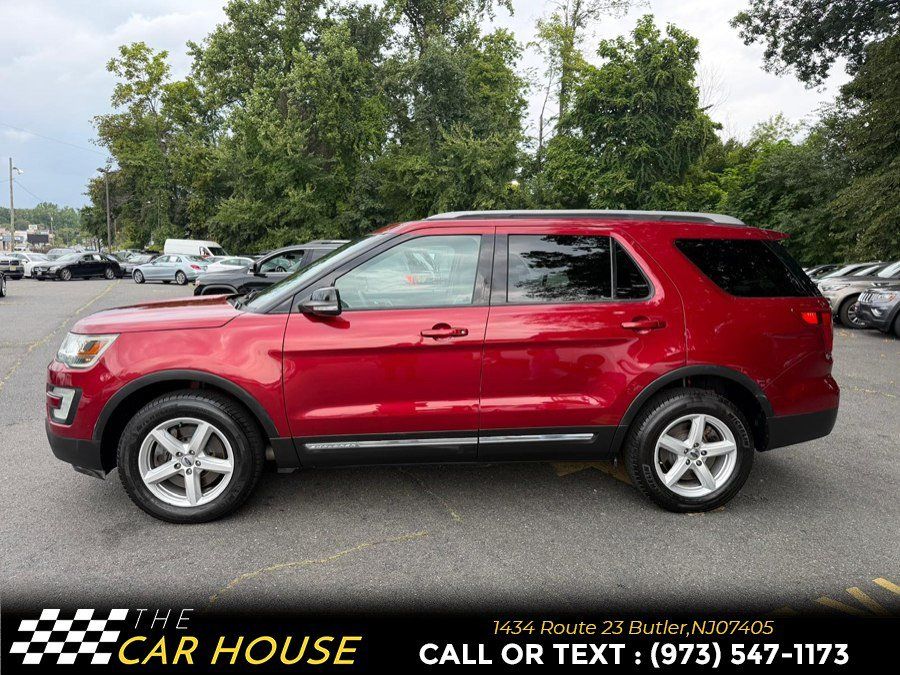 Used 2016 Ford Explorer XLT w/ Equipment Group 202A AWD/4WD image 3