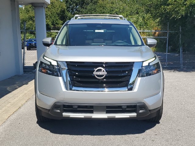 Certified 2025 Nissan Pathfinder Platinum w/ Cargo Package FWD image 14