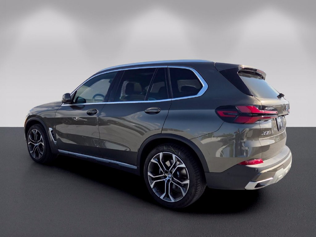 Certified 2025 BMW X5 sDrive40i w/ Climate Comfort Package RWD image 6