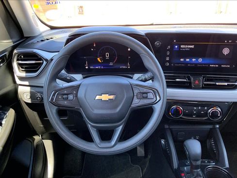 Used 2025 Chevrolet TrailBlazer LT image 6